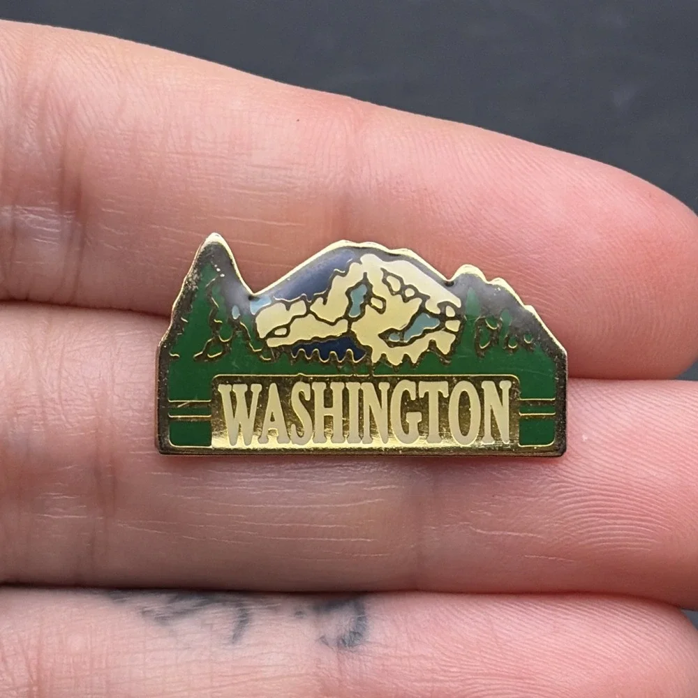 Washington State Landscape Mountains Trees Forest‎ Lapel Hat Pin